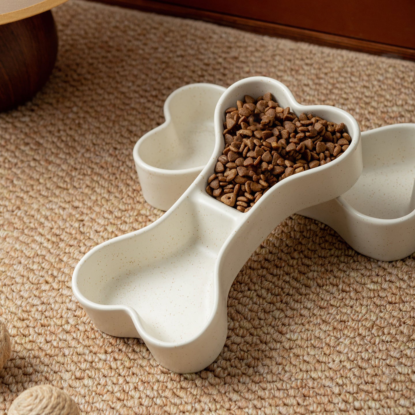 Elevated Divided Ceramic Pet Bowl – Bone-Shaped Food & Water Bowl