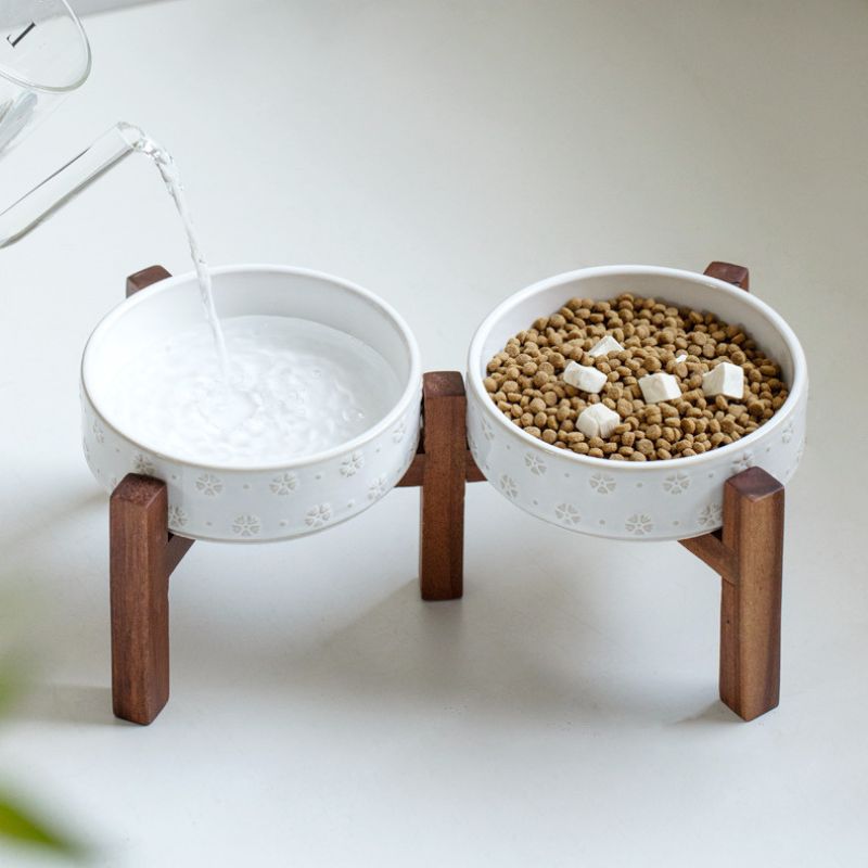 Embossed Ceramic Pet Bowl with Natural Acacia Wood Base Dogs