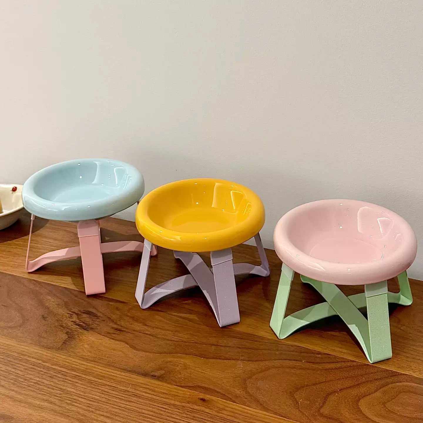 6-Inch Ceramic Pet Plate for Cats & Small Dogs – Compatible with Elevated Wooden Stands