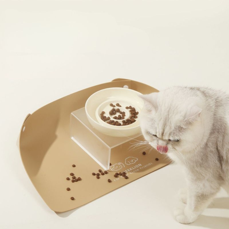 Foldable Waterproof Pet Feeding Mat – Spill-Proof, Easy Clean, for Dogs & Cats