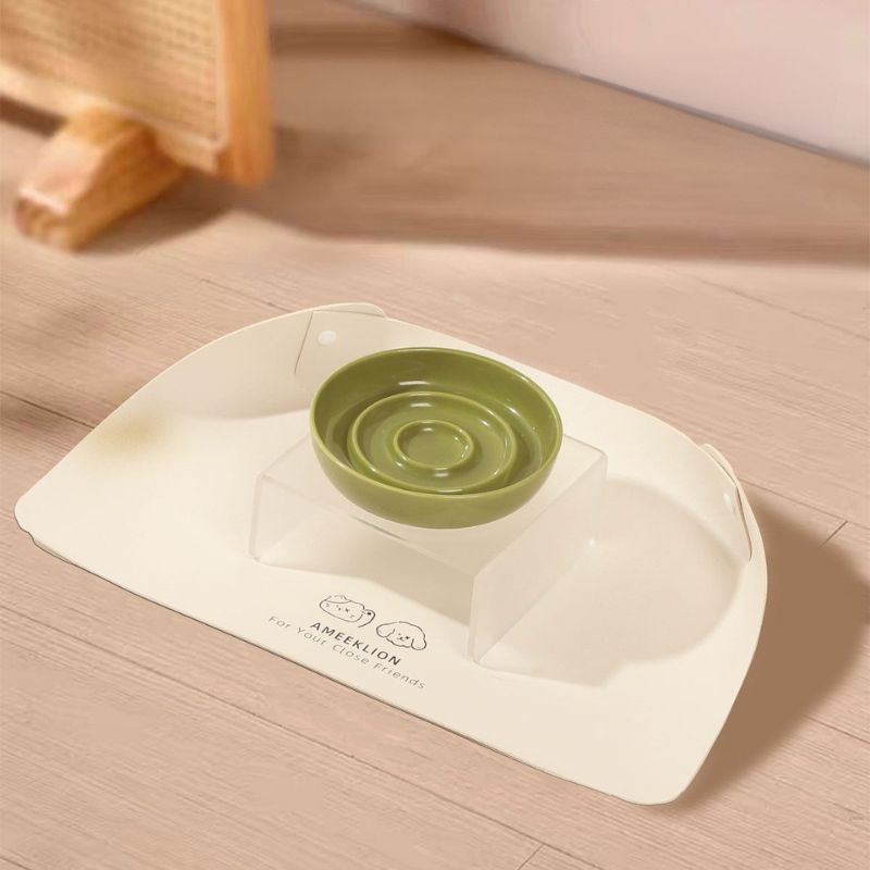 Foldable Waterproof Pet Feeding Mat – Spill-Proof, Easy Clean, for Dogs & Cats