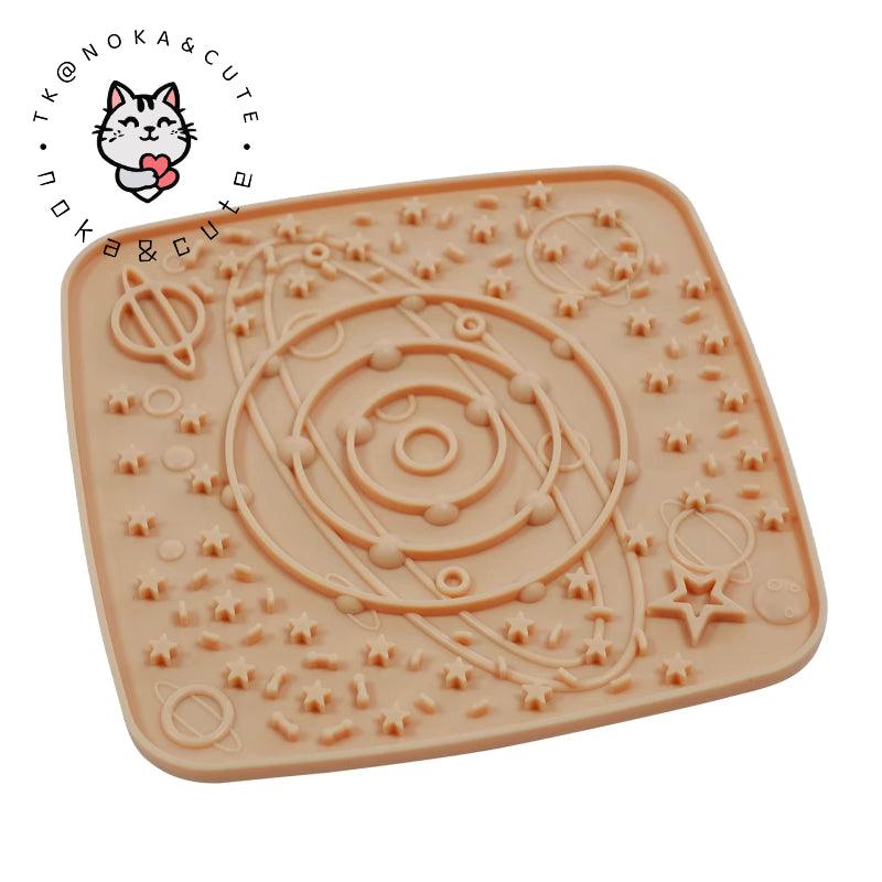 Small and medium-sized dog slow food bowl, silicone licking pad, licking plate, shaking bowl, pet cat puzzle, leakage, hidden food, rich toys - NoKa&AuroraStone