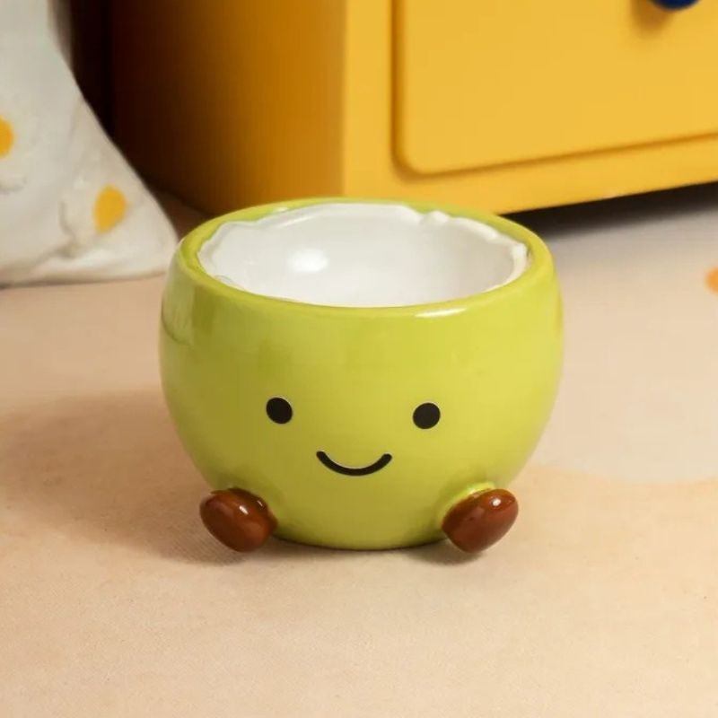 Elevated Ceramic Pet Bowl – Anti-Vomit Tilted Design for Small Dogs & Cats