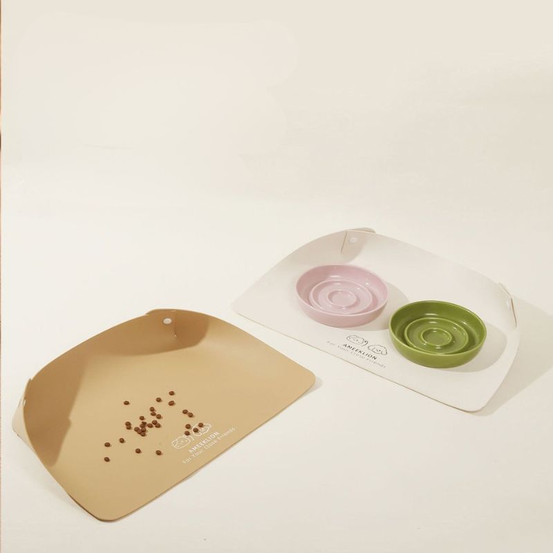 Foldable Waterproof Pet Feeding Mat – Spill-Proof, Easy Clean, for Dogs & Cats