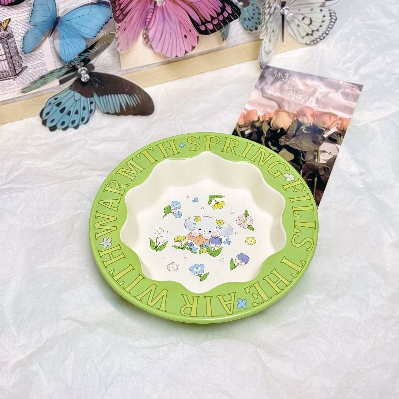 Tulip-Shaped Raised Pet Bowl