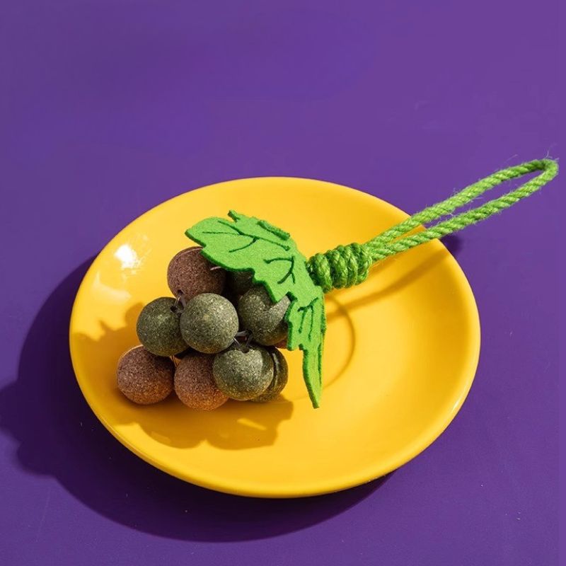 Creative Grape-Shaped Catnip Chew Toy – Stylish Dental Cleaning Toy for Cats with Cat Mint