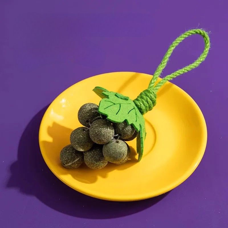 Creative Grape-Shaped Catnip Chew Toy – Stylish Dental Cleaning Toy for Cats with Cat Mint