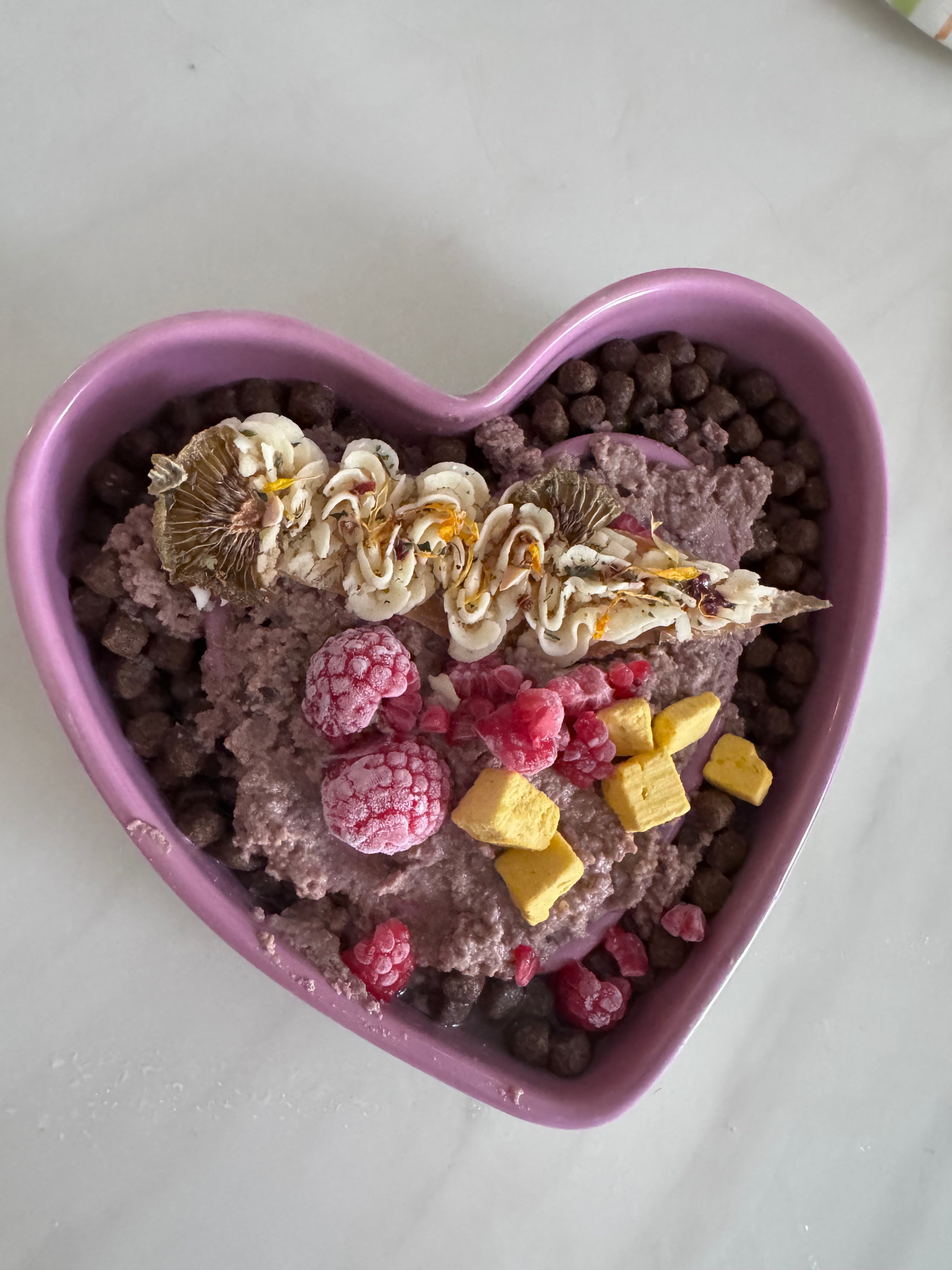 Heart-Shaped Ceramic Slow Feeder Bowl – Deep Groove