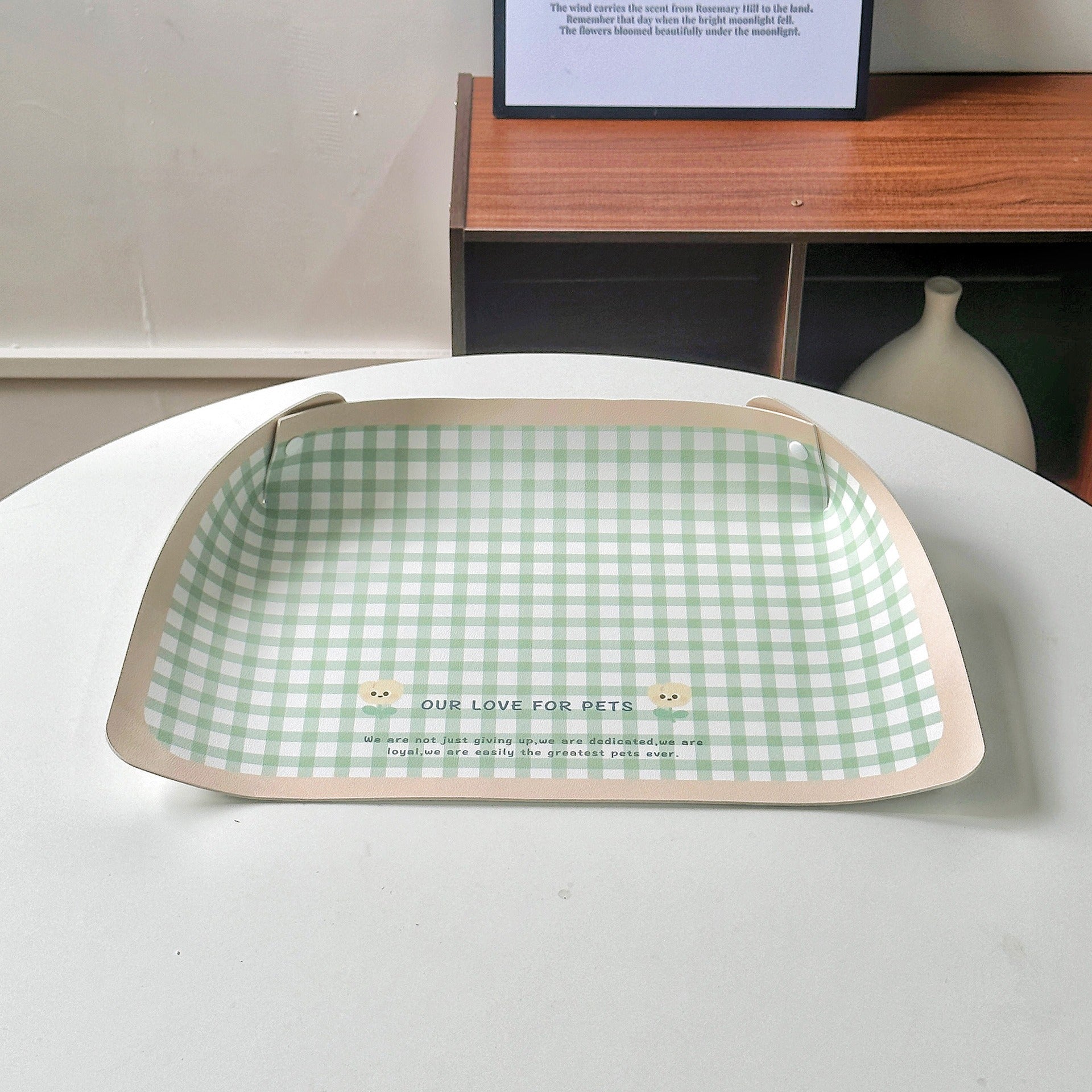 Foldable Waterproof Pet Feeding Mat – Spill-Proof, Easy Clean, for Dogs & Cats