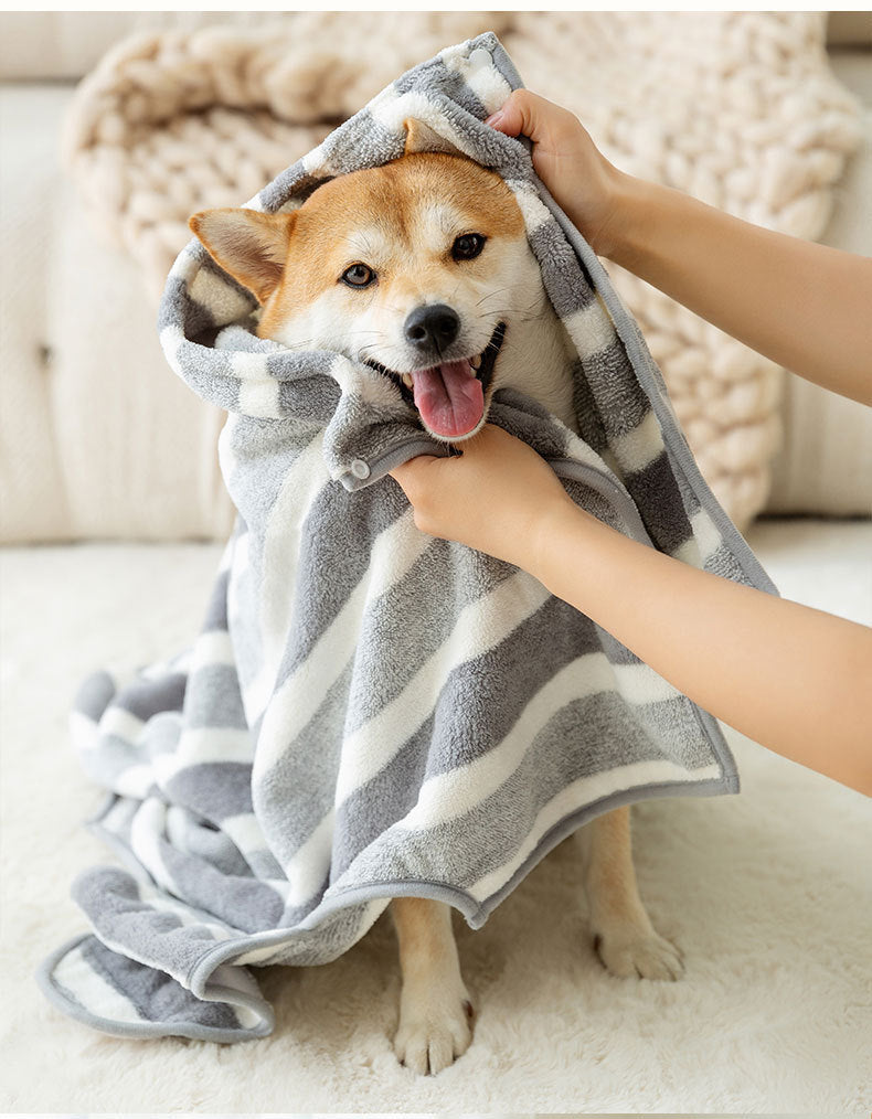 Quick-Dry Pet Towel – Ultra Absorbent & Soft for Dogs and Cats