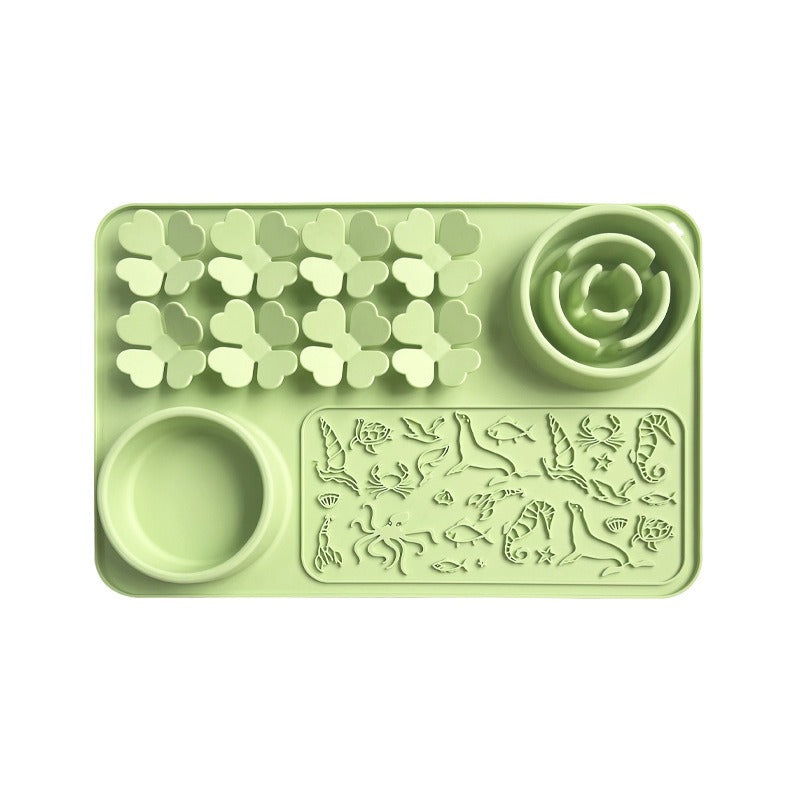 4-in-1 Lick Mat for Cats & Dogs – Calming, Feeding, Treating, Bath Time Aid