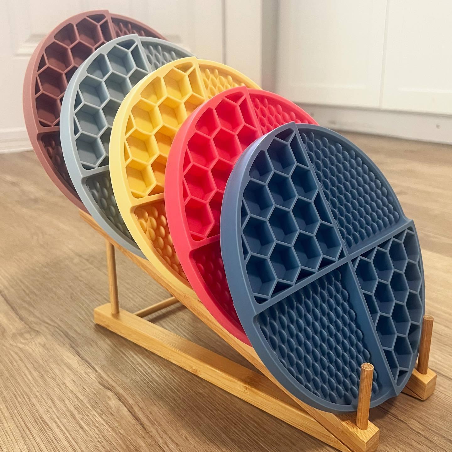 Dog and Cat Lick Mat, Slow Feeder - NoKa&AuroraStone