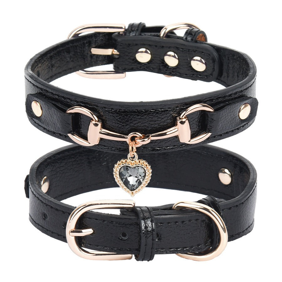 Sparkling Rhinestone Pet Collar – Heart Pendant, Bling Accessory for Small Dogs & Cats