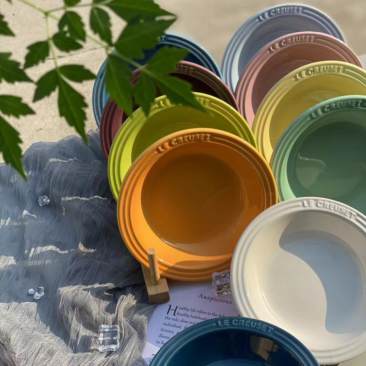 Blogger-Favorite Ceramic Macaron-Colored 15cm Round Dish, Perfect for Everyday Use by Cats and Dogs - NoKa&AuroraStone