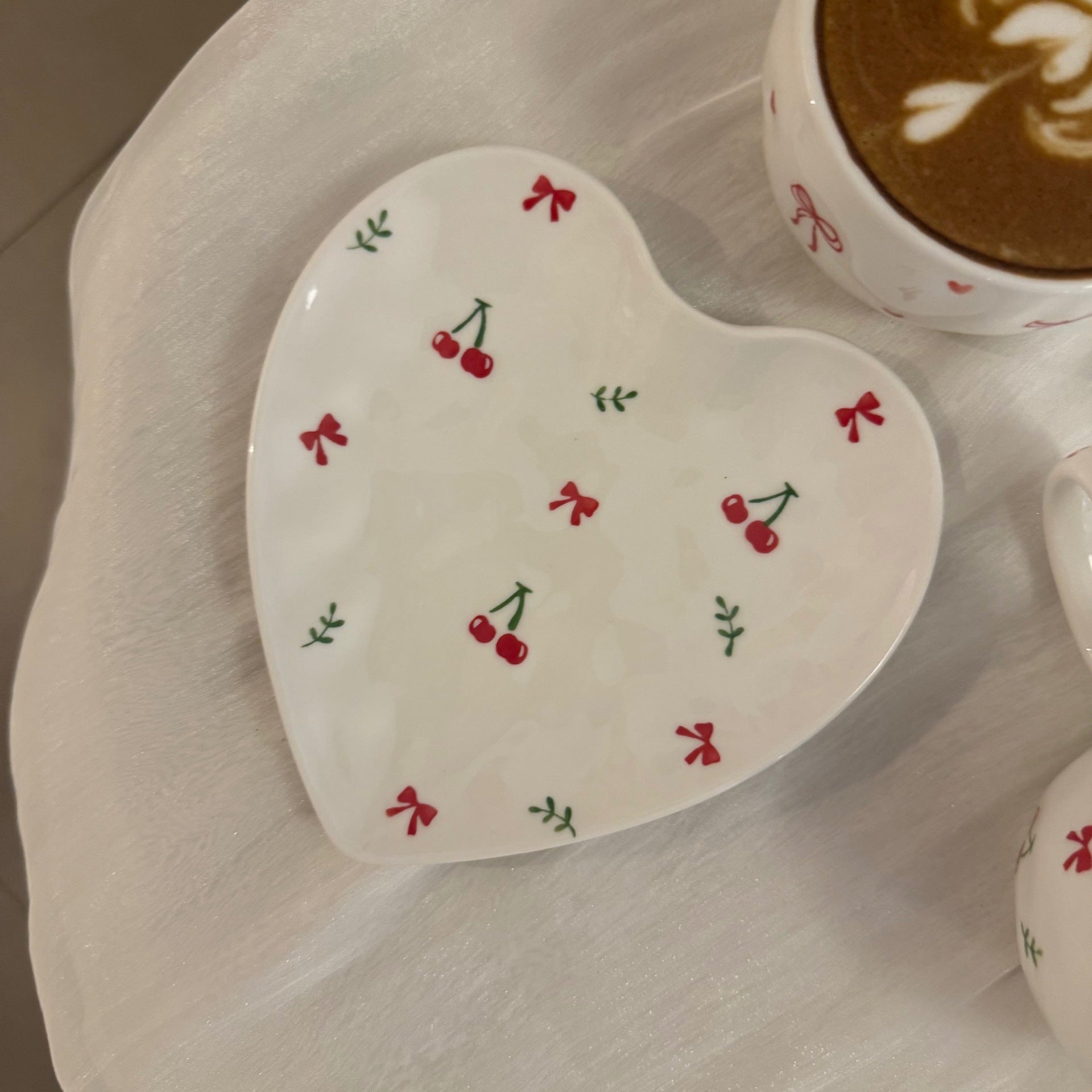 6inch Ceramic Cat Plate｜Shallow Design for Wet Food