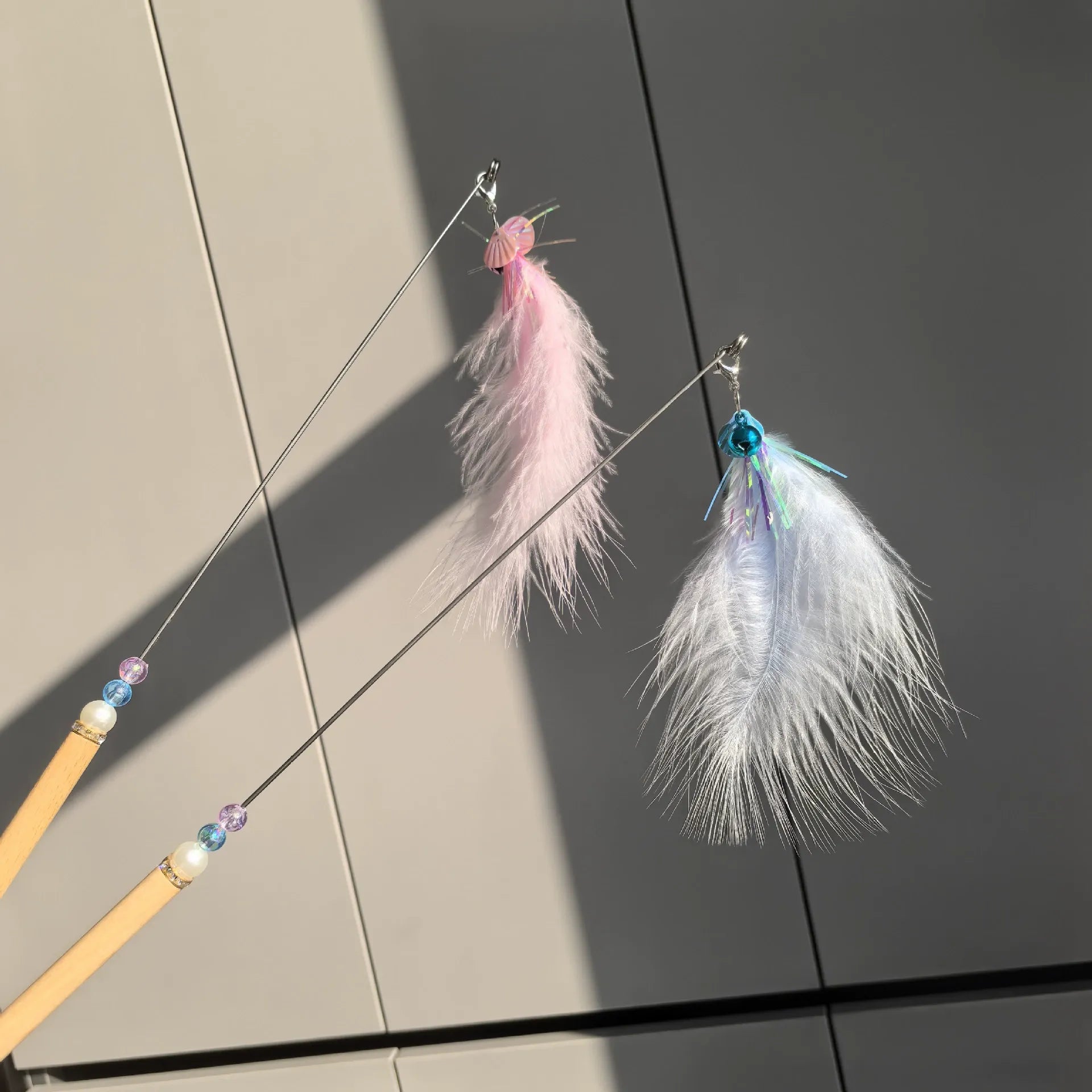 Interactive Feather Cat Toy Wand – Teaser Stick for Indoor Cats & Kittens
