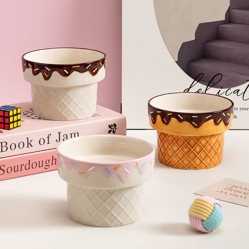 Elevated Ceramic Cat Bowl – Tilted Design for Neck Protection & Easy Eating