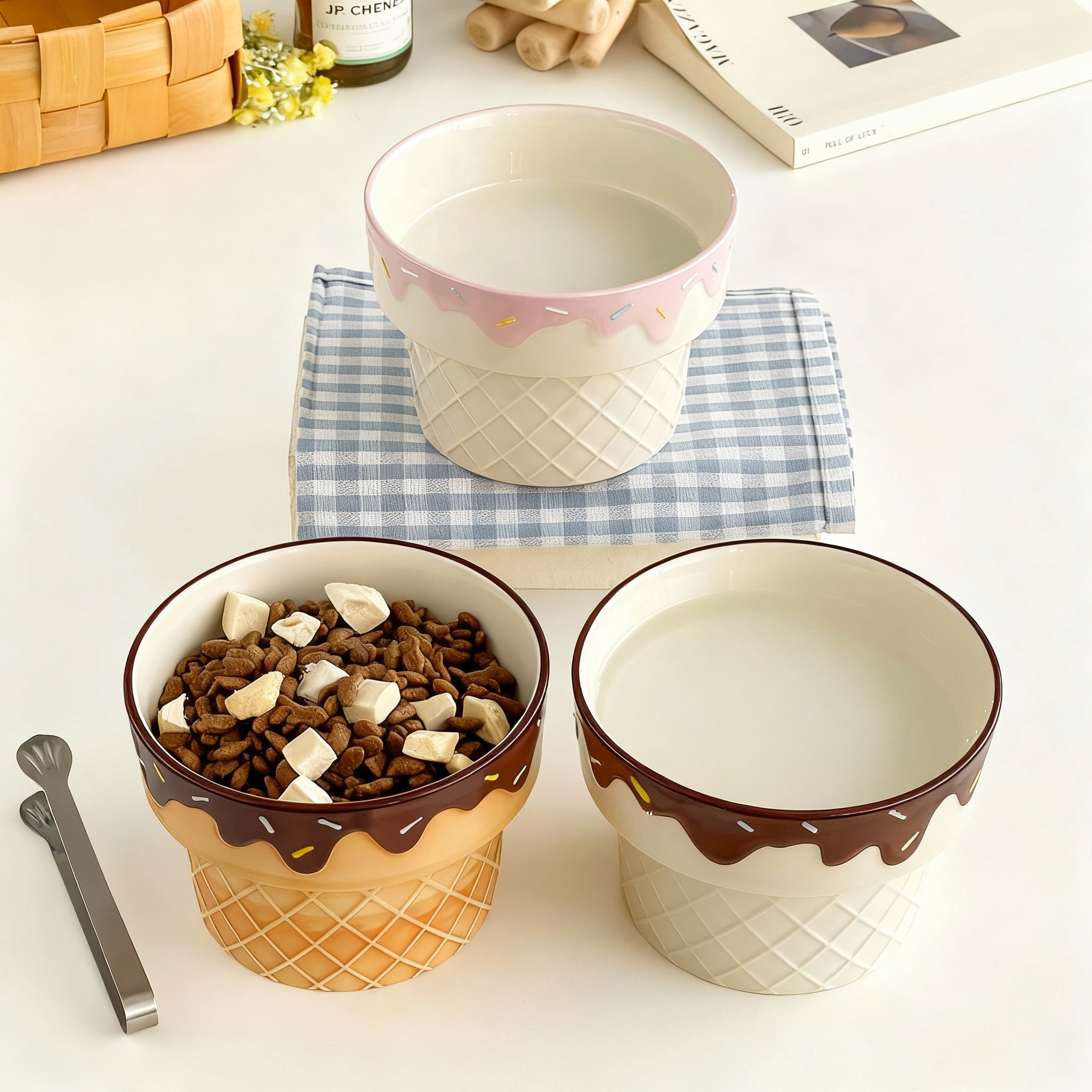 Elevated Ceramic Cat Bowl – Tilted Design for Neck Protection & Easy Eating